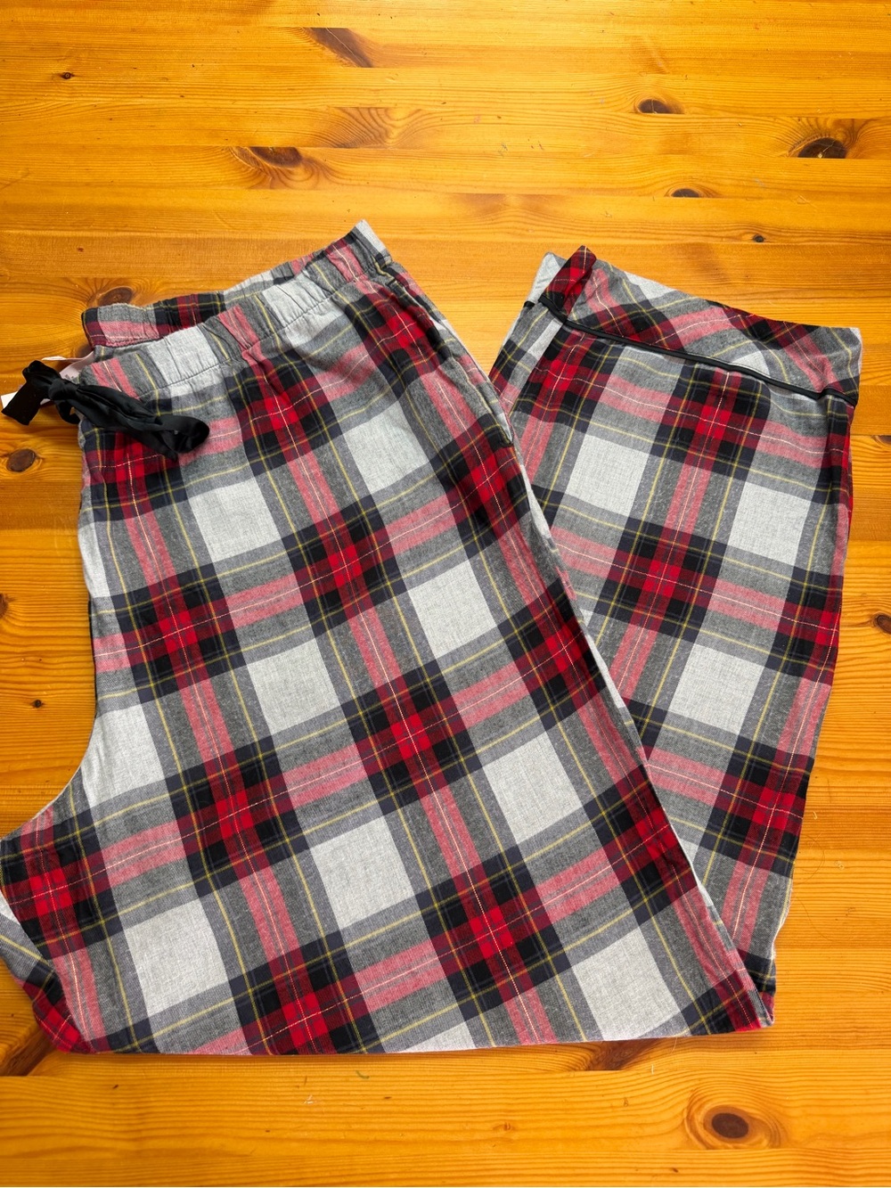 Victorias Secret soft Plaid Pajama Pants red grey & Black Pattern Size XXL NWT